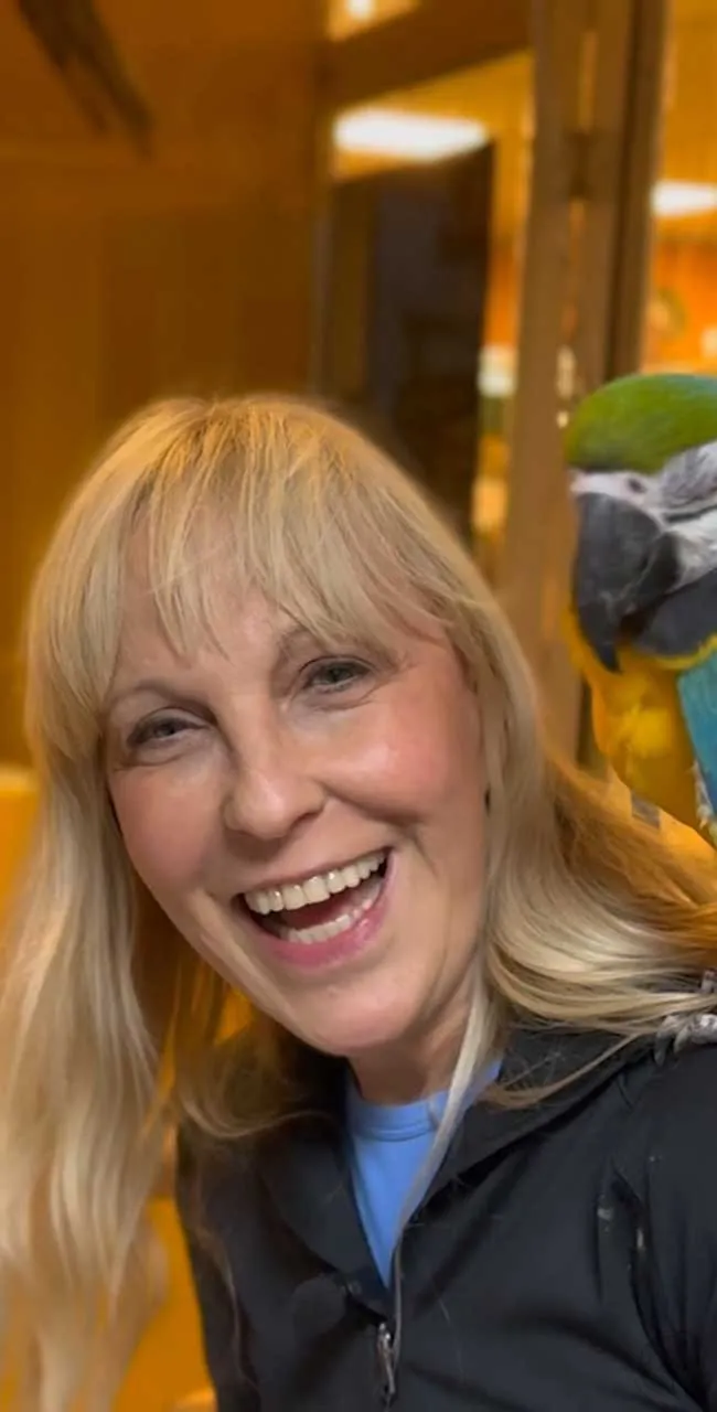 VIDEO: Heike gründet Tierheim Papageien-Notresidenz e.V.